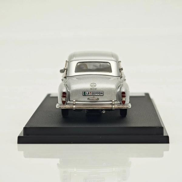 საკოლექციო მანქანა Mortal 1:64 Mercedes-Benz 300D Cabriolet W189 Silver - Image 3