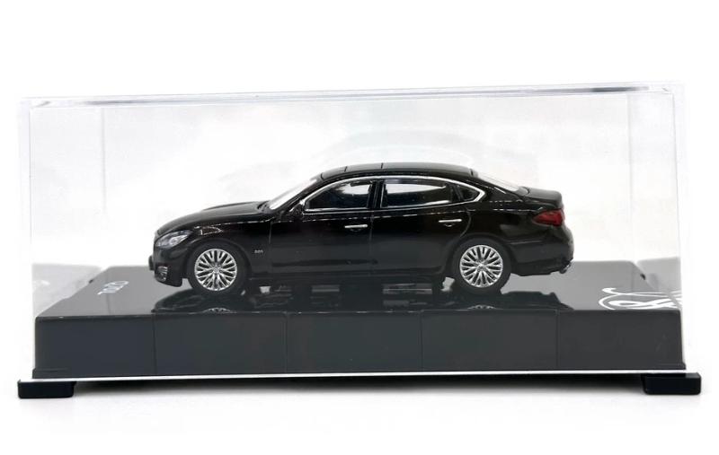 საკოლექციო მანქანა Paudi 1:64  car model Infiniti Q70L White 2018 - Image 3